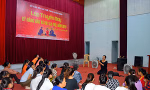 Truyền dạy ca trù cho các ca nương, kép đàn và người đam mê 