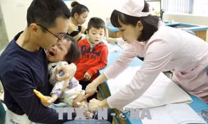 Viêm não mô cầu vô cùng nguy hiểm, trẻ ở độ tuổi nào có thể tiêm vắc xin phòng bệnh?