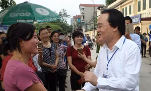 Bộ trưởng Phùng Xuân Nhạ 'thị sát' buổi thi đầu tiên kỳ thi THPT Quốc gia 