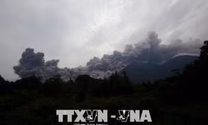 Núi lửa Fuego ở Guatemala phun trào mạnh