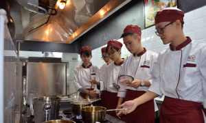 Khuyến khích đào tạo liên thông cao đẳng cho học sinh tốt nghiệp THCS