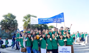 Bảo hiểm Phú Hưng tham gia chương trình Đi bộ từ thiện Lawrence S.Ting 2018