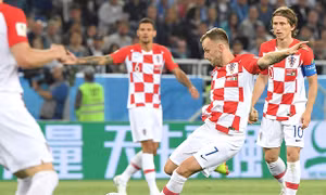 Argentina khao khát hàng tiền vệ như Croatia