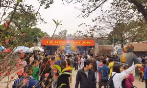 8 giờ trước khi phát ấn, lối vào đền Trần Nam Định vẫn thông thoáng