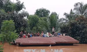 Tiếp tục hỗ trợ nhân dân Lào khắc phục hậu quả sự cố vỡ đập thủy điện