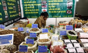 'Săn' đặc sản Việt tại các phiên chợ Tết, chợ Xuân