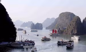 Không có việc 'ngăn sông cấm chợ' trên Vịnh Hạ Long 