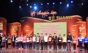 Tết khuyến học – Gìn giữ ngọn lửa hiếu học từ mỗi nếp nhà