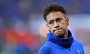 Neymar phải đổi sang chơi môn khác nếu muốn thoát bóng Messi
