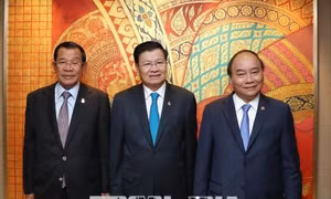 Thủ tướng Nguyễn Xuân Phúc tiếp xúc song phương bên lề Hội nghị Cấp cao ACMECS 8 và CLMV 9 
