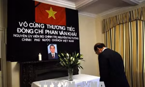 Lễ viếng và mở Sổ tang tưởng nhớ nguyên Thủ tướng Phan Văn Khải tại Anh