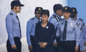 Tòa án Hàn Quốc tuyên cựu Tổng thống Park Geun-hye 24 năm tù giam