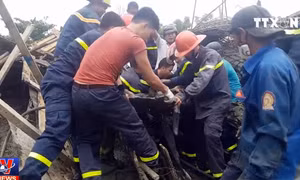 Thừa Thiên-Huế: Sập giàn giáo, 7 công nhân nhập viện