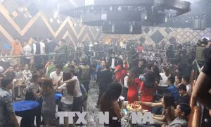Hàng chục thanh niên nghi sử dụng ma túy trong quán karaoke ở Đồng Nai