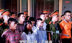 Y án sơ thẩm đối với 14 bị cáo vụ đốt kho xe, đặt bom sân bay 