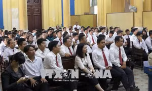 Tạm hoãn phiên vụ án dân sự giữa taxi Vinasun với Grab 