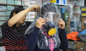 Lo cháy chung cư: Đổ xô mua mặt nạ dưỡng khí, thang dây, ba lô thoát hiểm