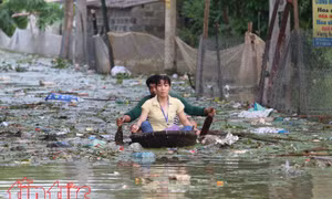 Người dân xã Tân Tiến khốn khổ vì sống trong cảnh ngập lụt và ô nhiễm