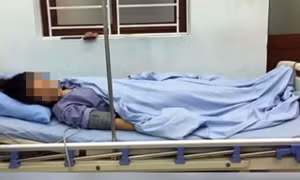 Hết giáo viên phải quỳ tới bị đánh suýt sảy thai, môi trường giáo dục liệu có lành mạnh?