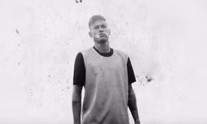 Neymar thề sẽ trưởng thành hơn sau biến cố 'ăn vạ', Messi luyện kỹ thuật với chó cưng