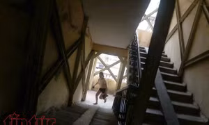 Nguy hiểm rình rập người dân ở khu nhà tập thể cũ nát 