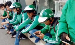 Tài xế GrabBike phản đối mức chiết khấu mới, đại diện Grab nói gì?