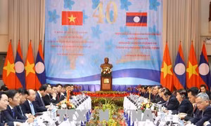 Thủ tướng kết thúc tốt đẹp chuyến tham dự và chủ trì Kỳ họp Ủy Ban liên Chính phủ Việt Nam - Lào