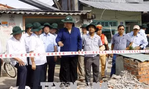 Phó Chủ tịch Thường trực Quốc hội khảo sát sạt lở tại thành phố Cần Thơ 