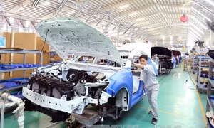 Xử lý kiến nghị về gia hạn nộp thuế, giảm lệ phí trước bạ ô tô sản xuất, lắp ráp trong nước