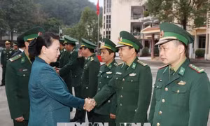 Chủ tịch Quốc hội thăm, làm việc tại Bộ Chỉ huy Bộ đội biên phòng Hà Giang 