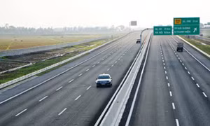 Chính phủ quyết nghị về xây dựng một số đoạn cao tốc tuyến Bắc - Nam phía Đông