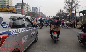 Ngày làm việc cuối cùng, các bến xe thông thoáng, ùn ứ khu vực nội đô