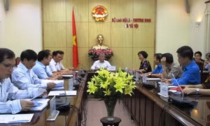 Điều chỉnh lương tối thiểu vùng 2019: Tổng Liên đoàn chỉ đưa mức tăng 8%