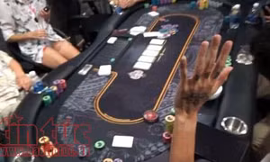 Đột kích sòng bạc Poker trong khu chung cư cao cấp