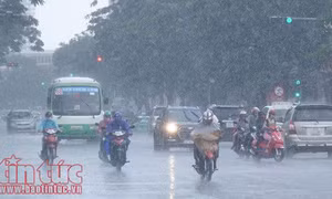 Chiều tối và đêm 11/5, Bắc Bộ có mưa rào và dông rải rác, đề phòng lốc xoáy