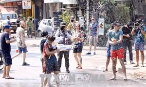 Người dân Lào tưng bừng vui đón Tết cổ truyền dân tộc