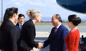 Thủ tướng Nguyễn Xuân Phúc đến Canberra, bắt đầu thăm chính thức Australia 