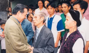 Quê nhãn mãi in dấu hình ảnh nguyên Thủ tướng Phan Văn Khải
