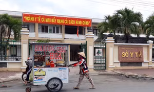 Cảnh cáo nguyên Giám đốc Sở Y tế Cà Mau 