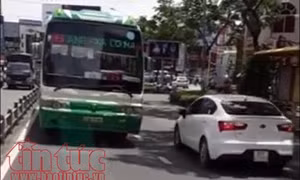 TP Hồ Chí Minh: Đình chỉ công tác lái xe buýt chạy ngược chiều