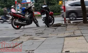 Chủ trương lát đá vỉa hè ở Hà Nội đã bị các quận, huyện 'bóp méo' 