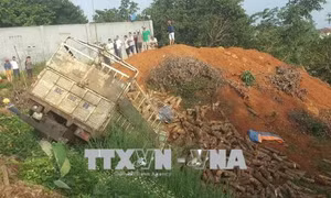 Xe tải tông xe ba gác, 2 người tử vong tại chỗ