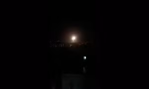 Video lưới lửa phòng không Syria và Nga khai hỏa đánh chặn tên lửa Mỹ