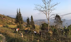 Lãnh đạo tỉnh Hà Giang động viên gia đình chiến sỹ công an hy sinh khi làm nhiệm vụ