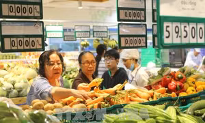 Lo ngại giá xăng tăng 'đẩy' giá tiêu dùng lên cao