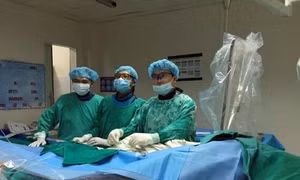 Lương y tận tâm với nghề, tận tình với bệnh nhân 