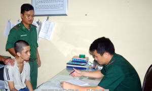 Bắt quả tang hai đối tượng mua bán, tàng trữ trái phép ma túy 