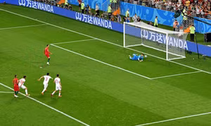 Xem clip Alireza Beiranvand cản phá thành công quả penalty của Ronaldo