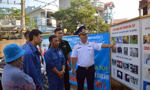Theo chân các chiến sĩ Cảnh sát biển đi tuyên truyền phòng, chống ma túy 