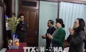 Chủ tịch Quốc hội Nguyễn Thị Kim Ngân dâng hương, tưởng nhớ Bác Hồ 